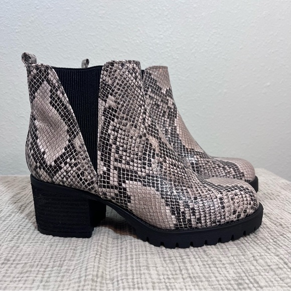 MIA Jody Snakeskin Lug Sole Booties size 8 Women’s Brand New- No Box - Picture 4 of 13
